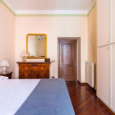 Grand Classic Apartment At San Martino By Napoliapartments Eksteriør billede
