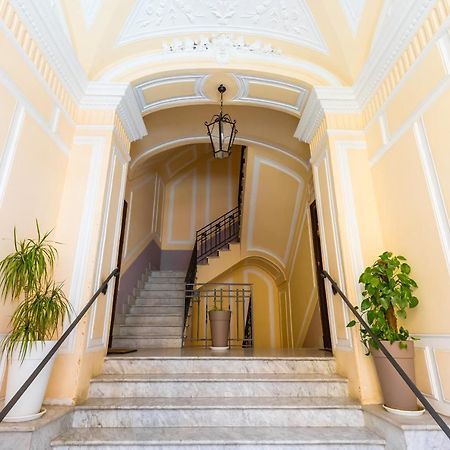 Grand Classic Apartment At San Martino By Napoliapartments Eksteriør billede