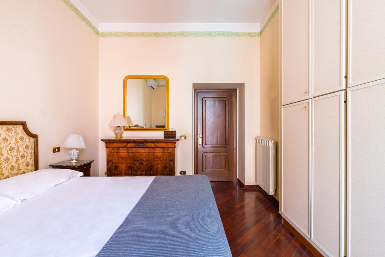 Grand Classic Apartment At San Martino By Napoliapartments Eksteriør billede