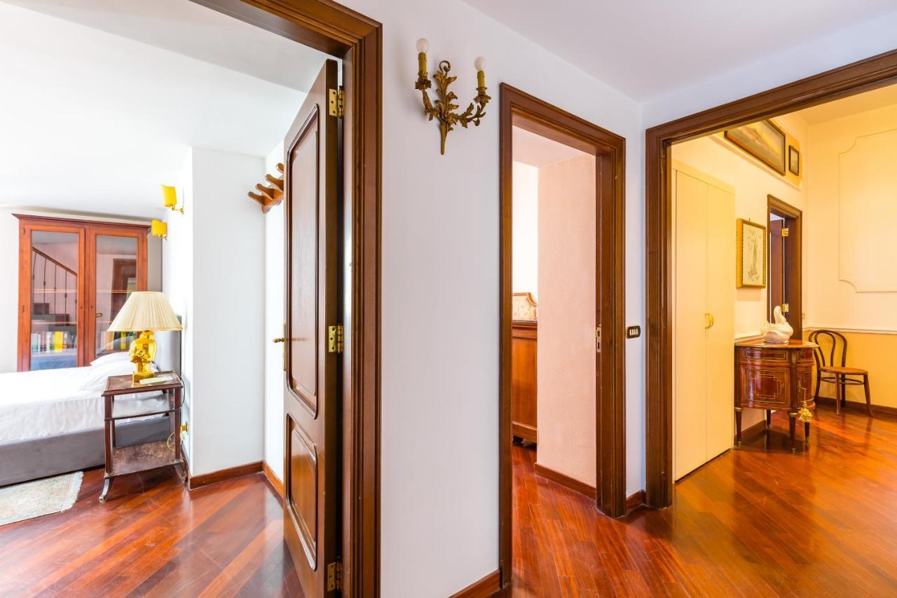 Grand Classic Apartment At San Martino By Napoliapartments Eksteriør billede