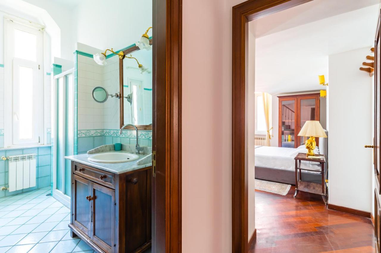 Grand Classic Apartment At San Martino By Napoliapartments Eksteriør billede