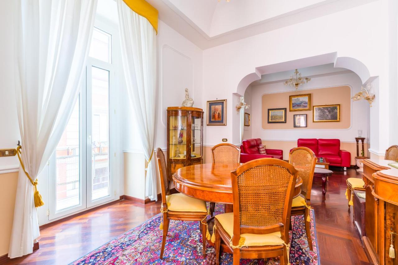 Grand Classic Apartment At San Martino By Napoliapartments Eksteriør billede