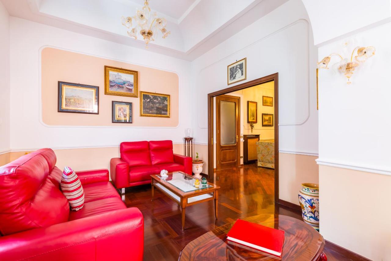 Grand Classic Apartment At San Martino By Napoliapartments Eksteriør billede