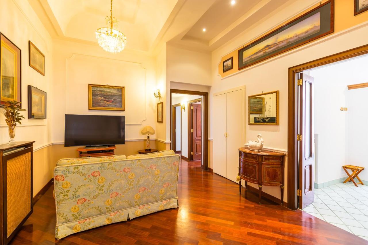 Grand Classic Apartment At San Martino By Napoliapartments Eksteriør billede