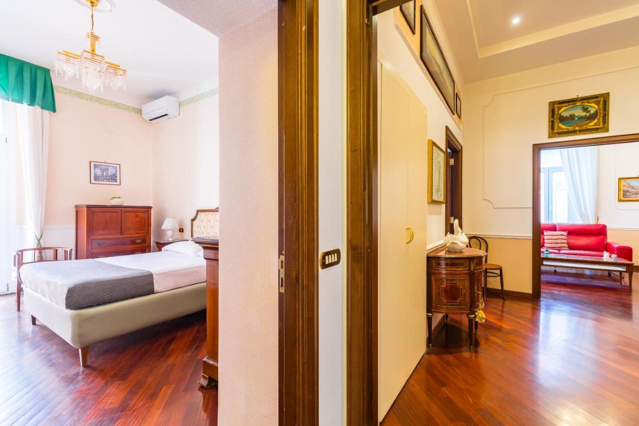 Grand Classic Apartment At San Martino By Napoliapartments Eksteriør billede
