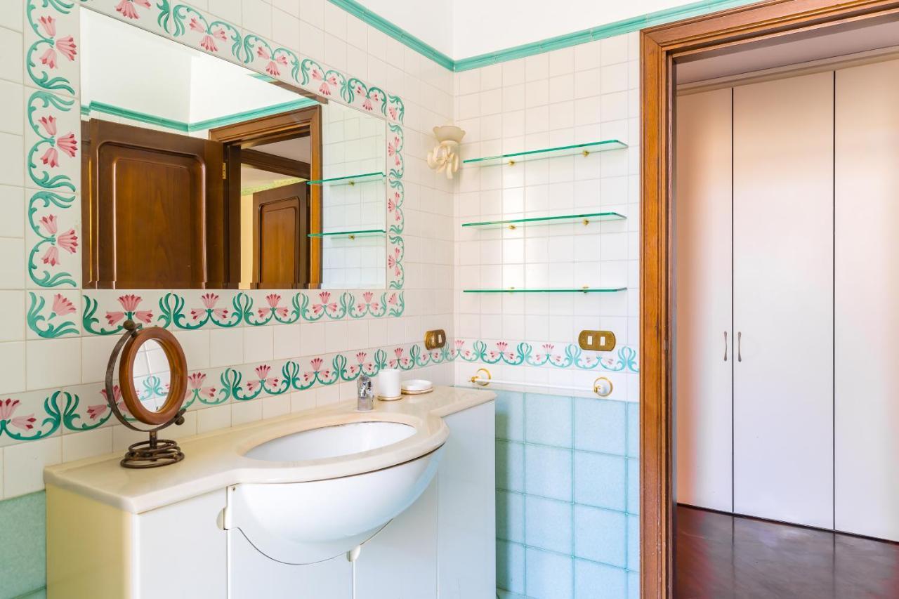 Grand Classic Apartment At San Martino By Napoliapartments Eksteriør billede