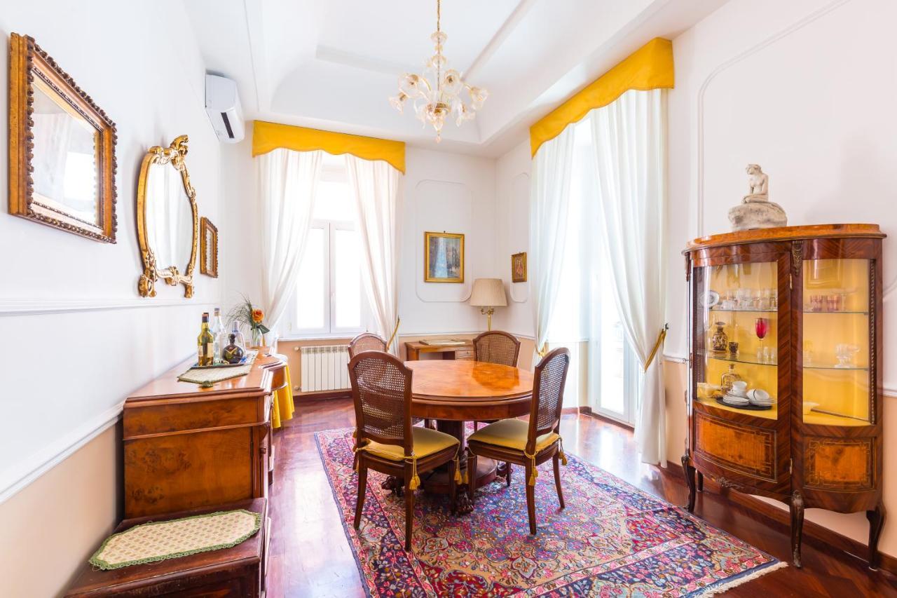 Grand Classic Apartment At San Martino By Napoliapartments Eksteriør billede