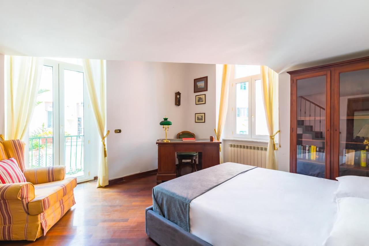 Grand Classic Apartment At San Martino By Napoliapartments Eksteriør billede